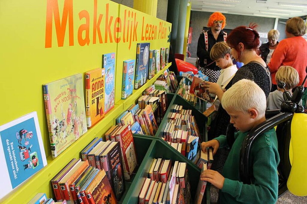 Bibliotheek De Wolfsput opent Makkelijk Lezen Plein