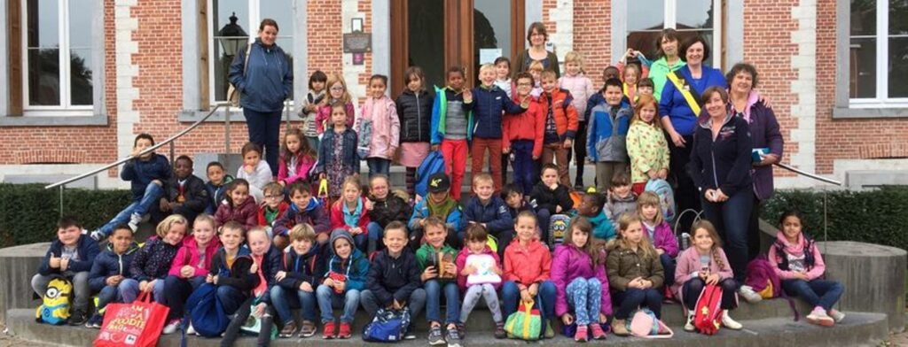 Leerlingen Don Bosco bezoeken wereldwinkel, markt en gemeentehuis